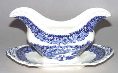 Sauce Boat with Fixed Stand